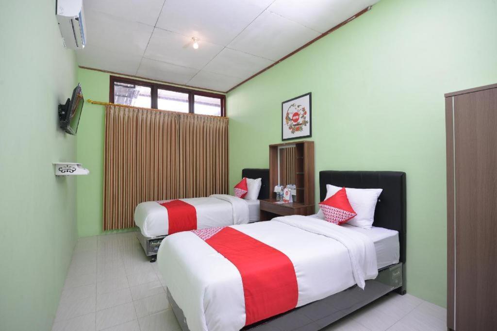 โอโย 1046 โอมะฮ์ ปาทก Hotel ยอกยาการ์ตา ภายนอก รูปภาพ